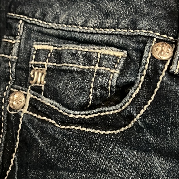 Miss Me Mid-Rise Skinny Jeans, Size 29, NWOT Will sell fast. MAKE AN OFFER!!! - Picture 2 of 9